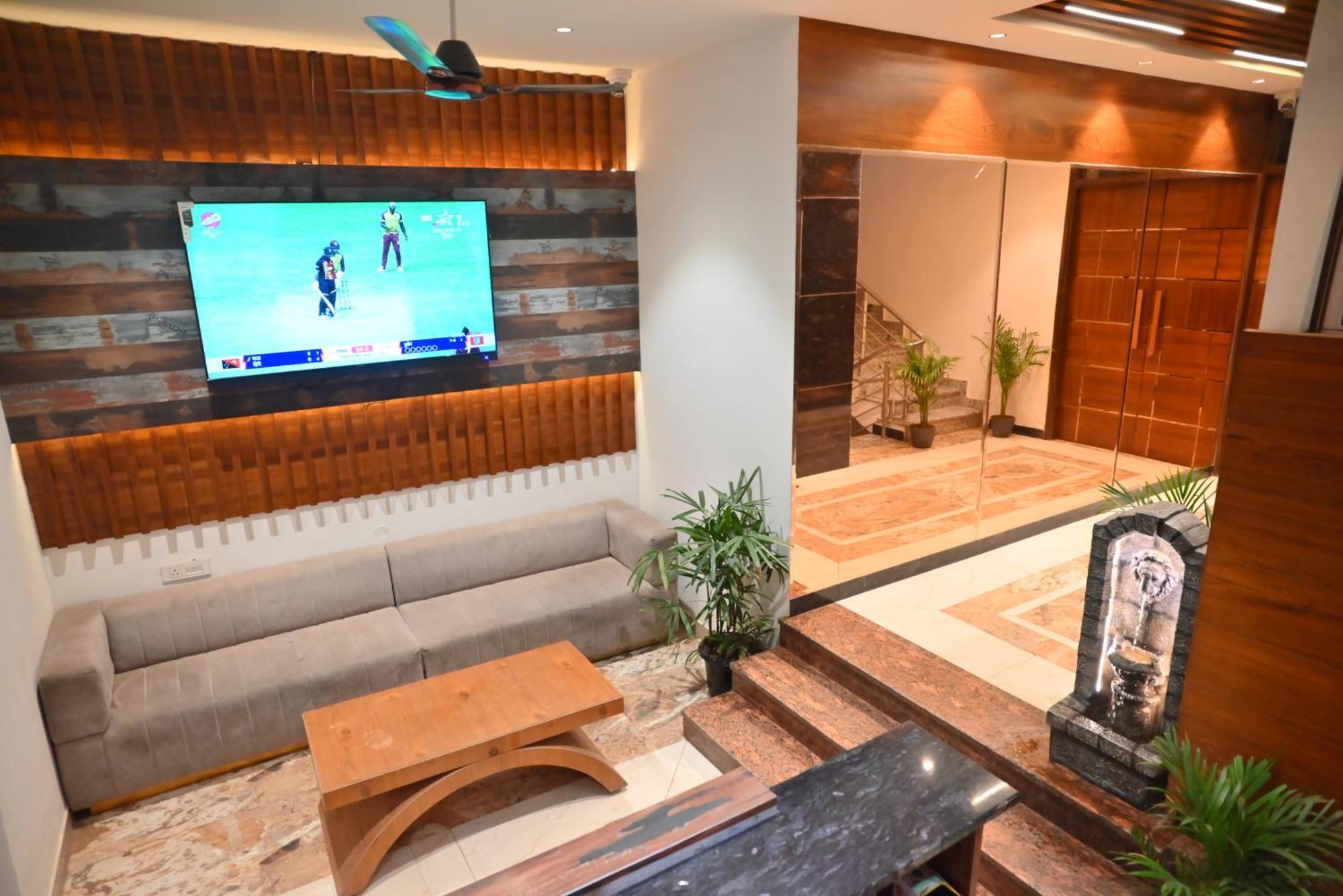 Hotel Lake View Chandīgarh المظهر الخارجي الصورة