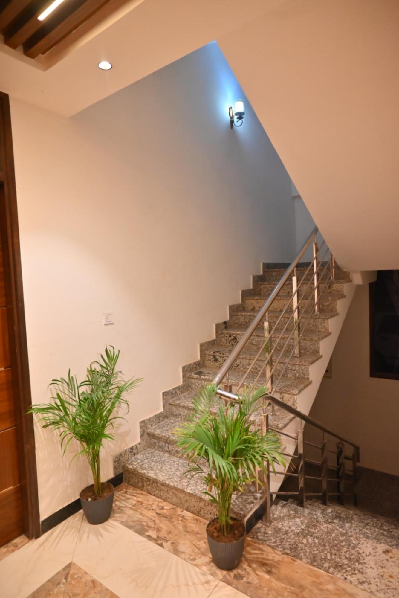 Hotel Lake View Chandīgarh المظهر الخارجي الصورة