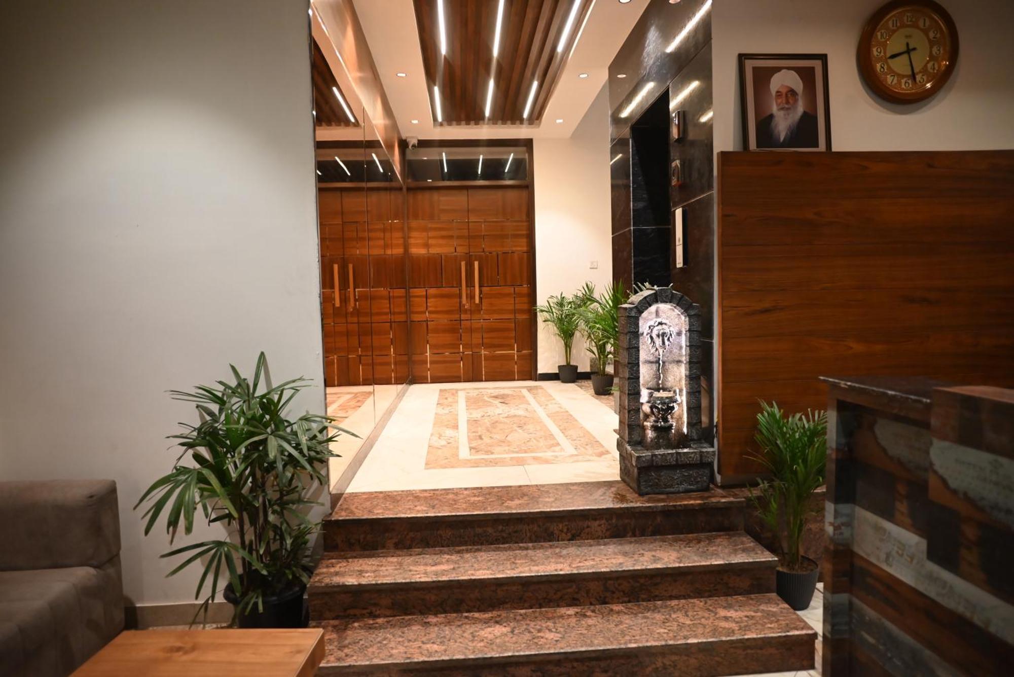 Hotel Lake View Chandīgarh المظهر الخارجي الصورة