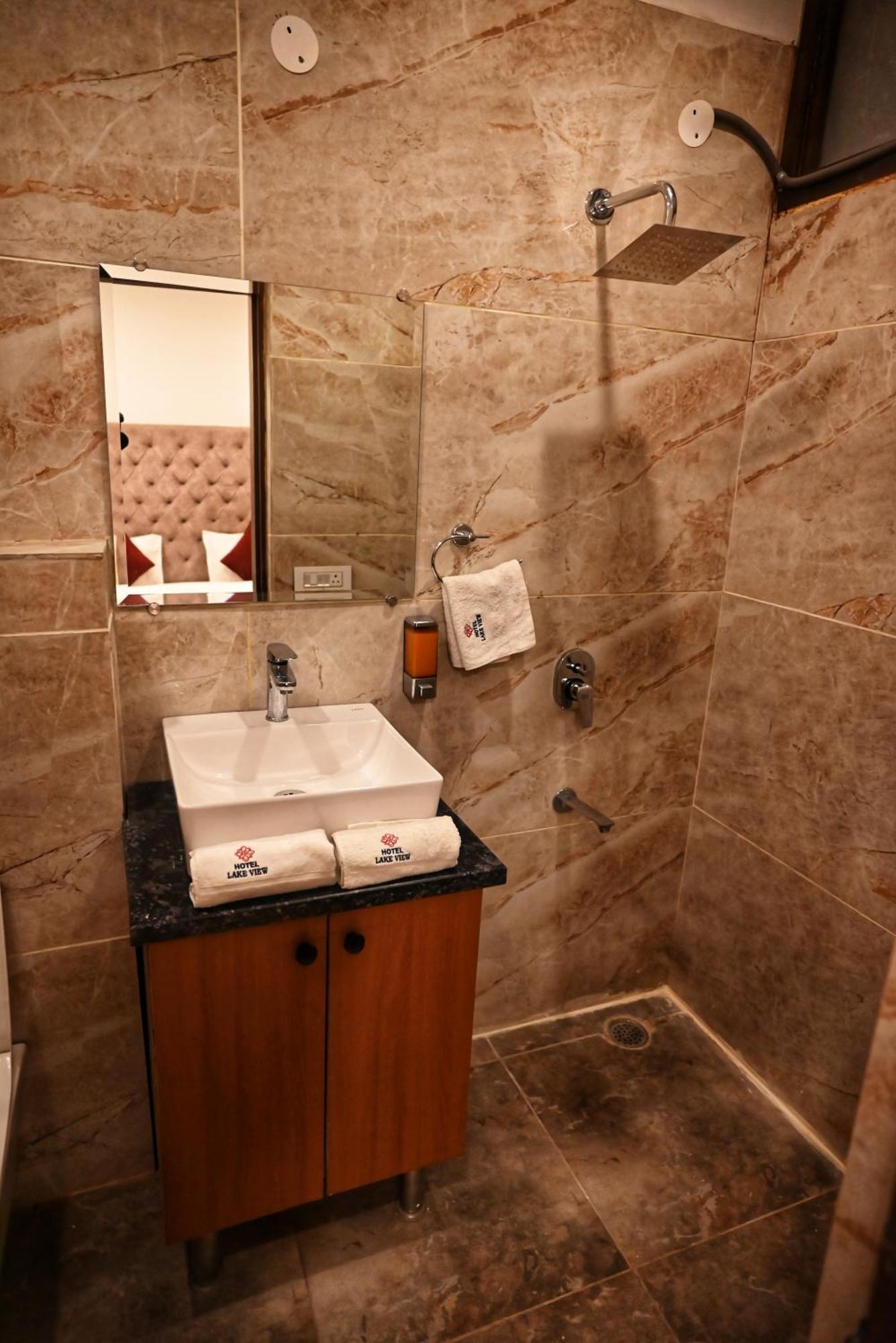 Hotel Lake View Chandīgarh المظهر الخارجي الصورة