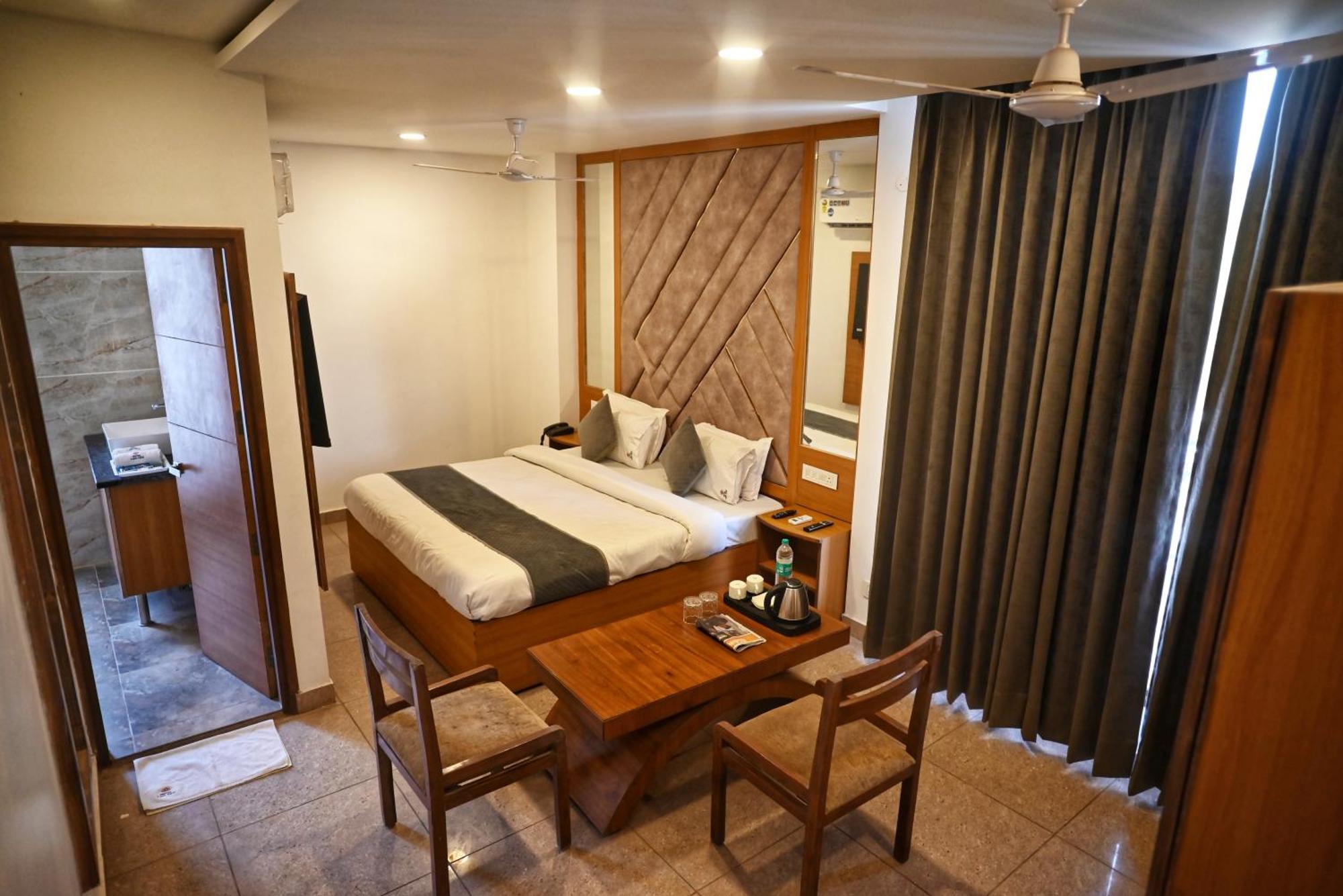 Hotel Lake View Chandīgarh المظهر الخارجي الصورة