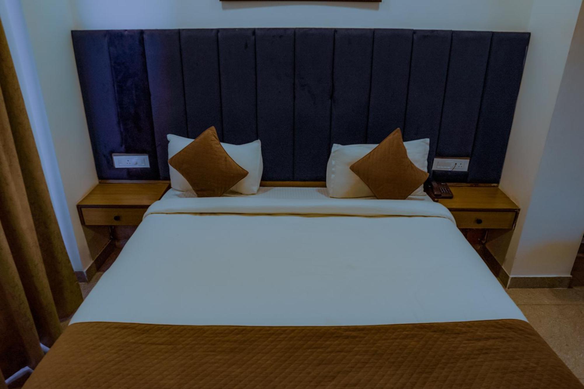 Hotel Lake View Chandīgarh المظهر الخارجي الصورة